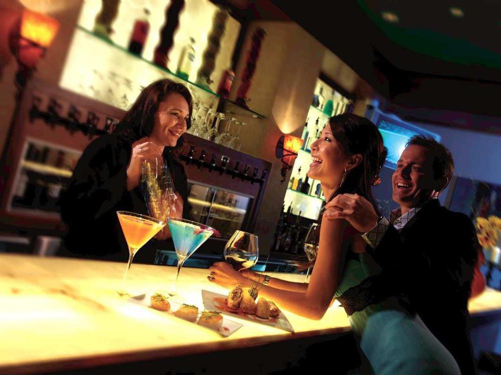 Embassy Suites Parsippany Restaurant photo